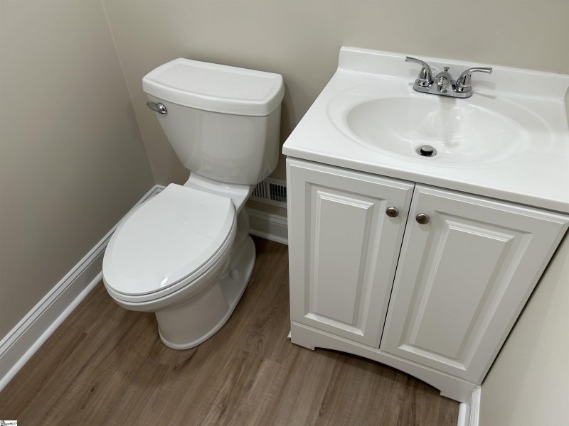 Property image 2 at 12 Sandown Lane, Greenville, SC 29615