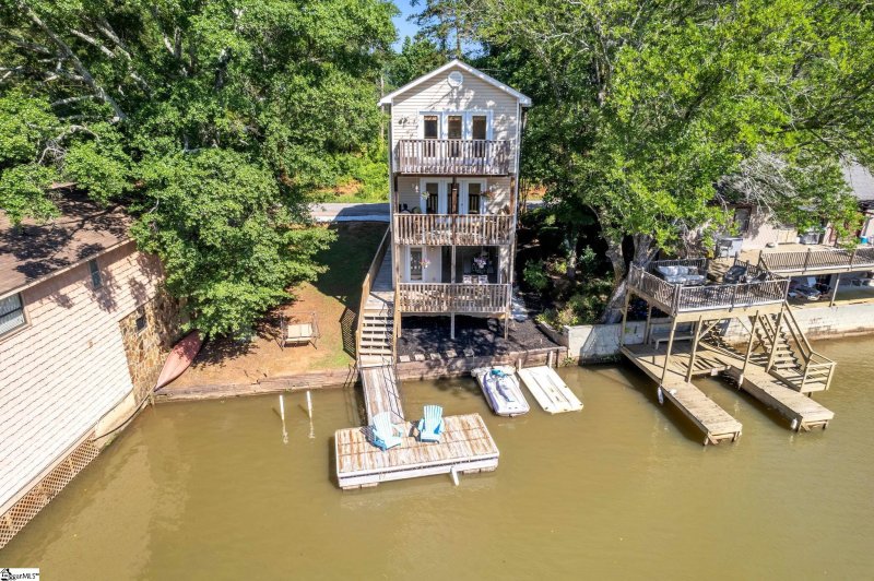 Property image 2 at 113 Club Circle, Greenville, SC 29611