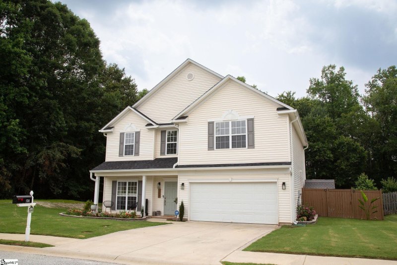 Property image 2 at 124 Garfield Lane, Simpsonville, SC 29681