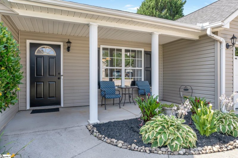 Property image 2 at 16 Fishing Run Court, Taylors, SC 29687