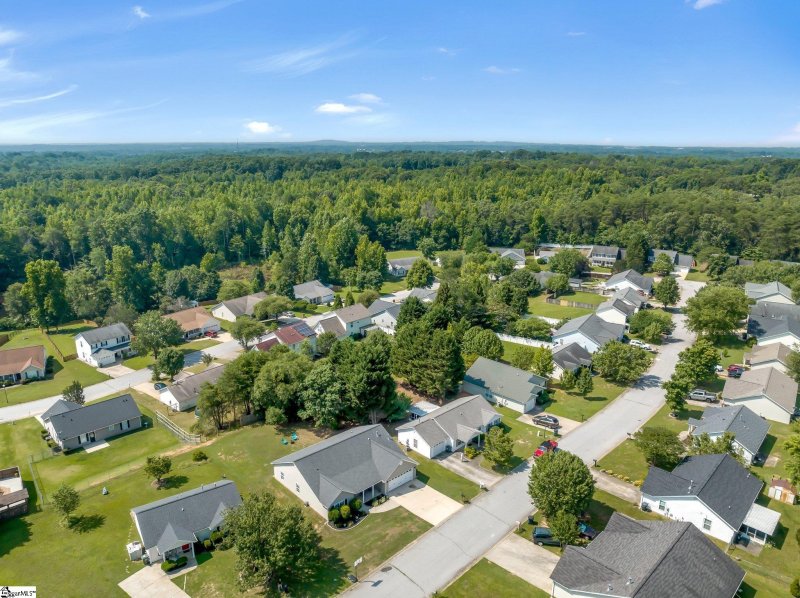 Property image 4 at 16 Fishing Run Court, Taylors, SC 29687