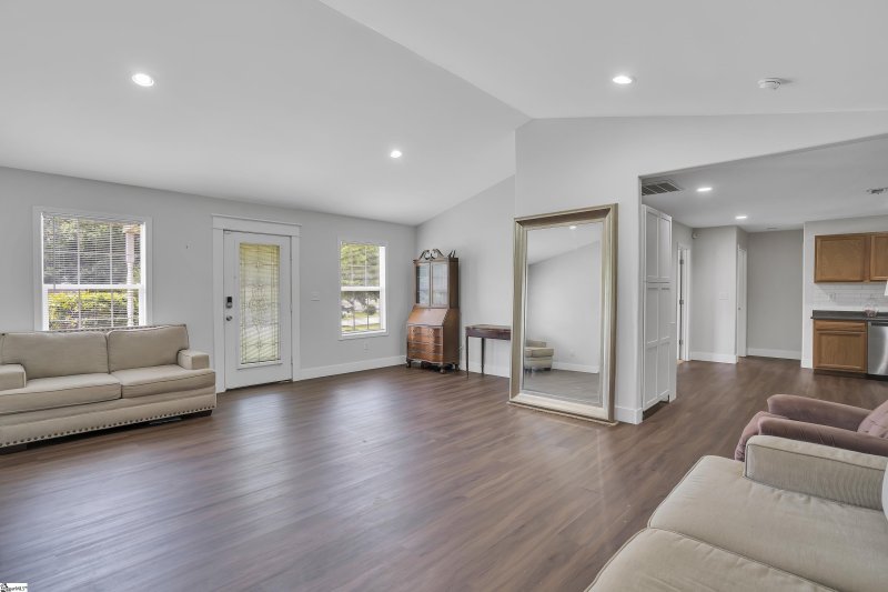 Property image 3 at 121 Redcoat Court, Simpsonville, SC 29680