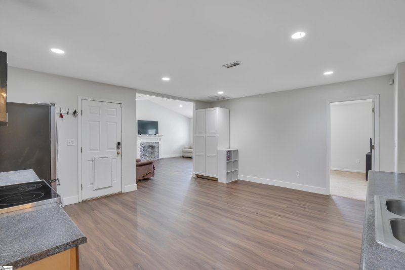 Property image 4 at 121 Redcoat Court, Simpsonville, SC 29680