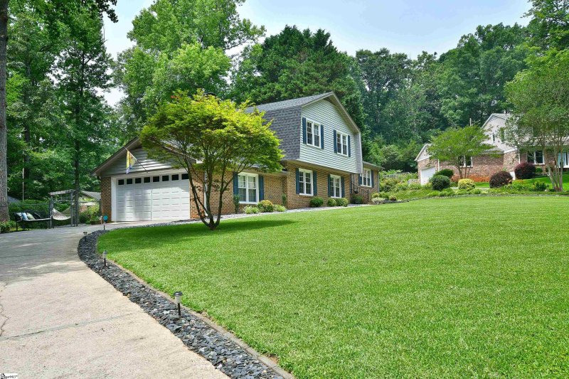 Property image 3 at 17 Burlwood Court, Taylors, SC 29687