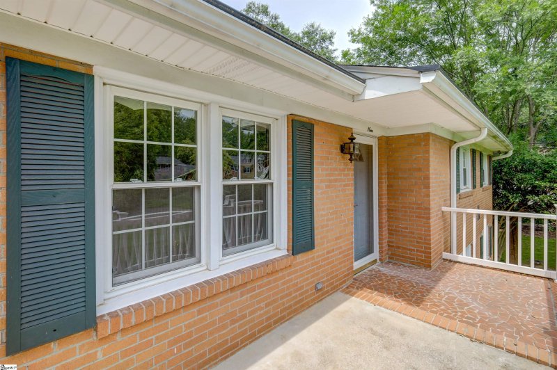 Property image 3 at 9 Northway Drive, Taylors, SC 29687