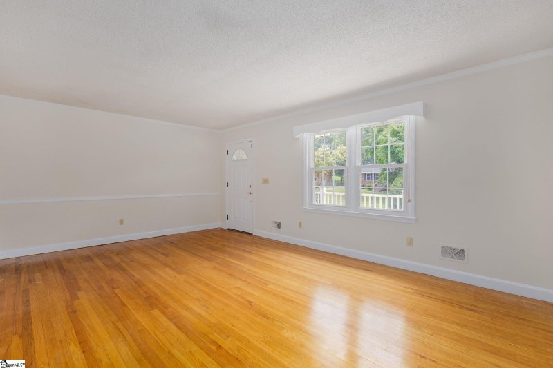 Property image 5 at 9 Northway Drive, Taylors, SC 29687