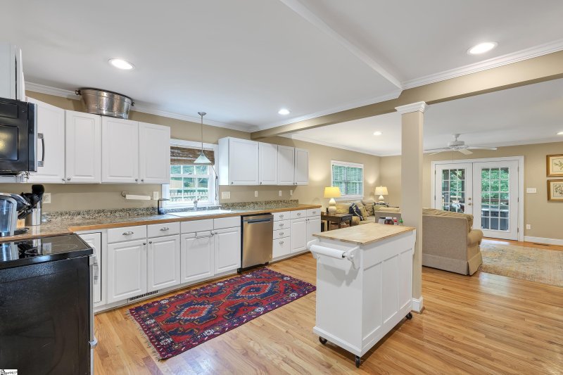 Property image 3 at 225 Carolina Avenue, Greenville, SC 29607