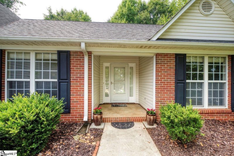 Property image 2 at 3 Boysenberry Drive, Taylors, SC 29687