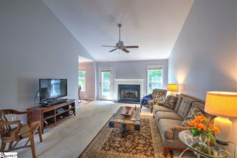 Property image 4 at 3 Boysenberry Drive, Taylors, SC 29687