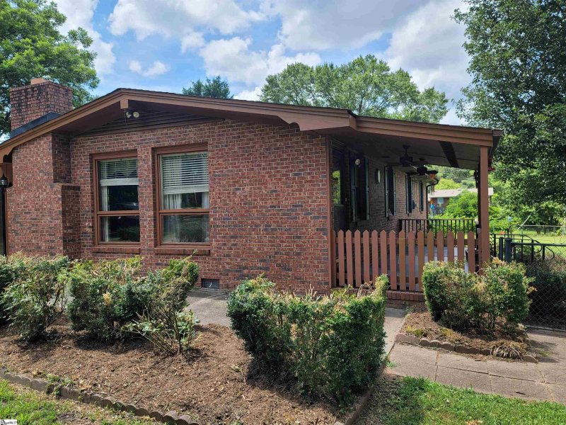 Property image 2 at 206 Bartlett Street, Mauldin, SC 29662