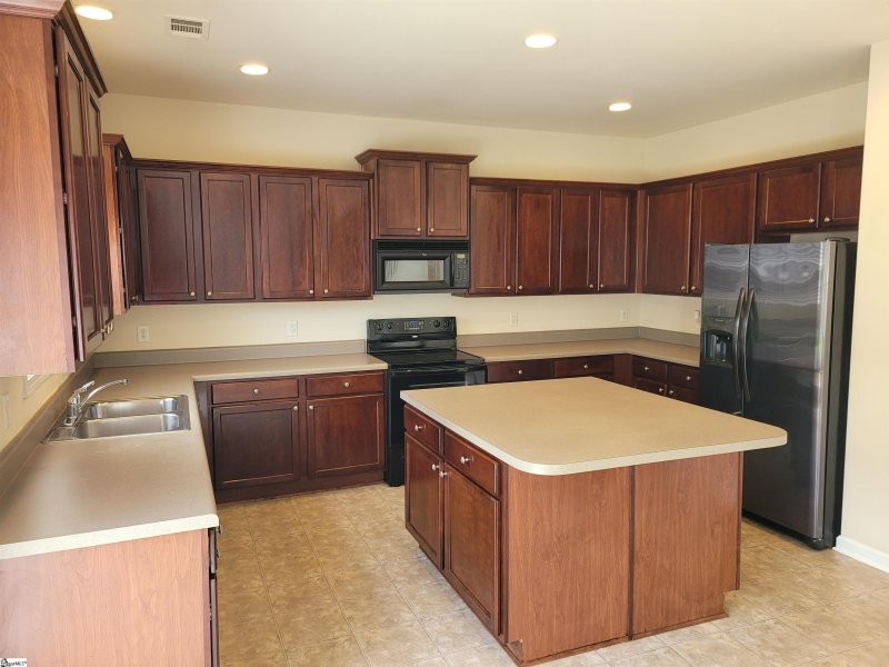 Property image 5 at 19 Rivanna Lane, Greenville, SC 29607