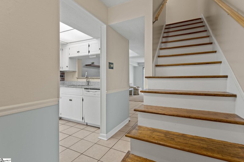 Property image 3 at 2530 E North Street, Greenville, SC 29615