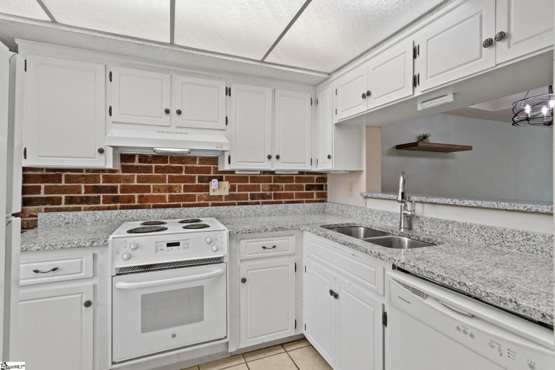 Property image 4 at 2530 E North Street, Greenville, SC 29615