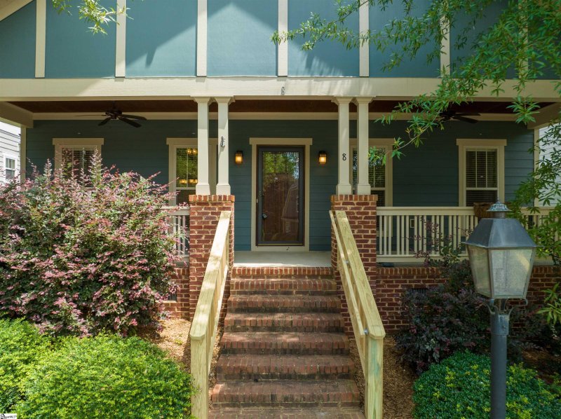 Property image 2 at 8 Maitland Drive, Greenville, SC 29617