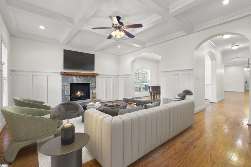 Property image 3 at 8 Maitland Drive, Greenville, SC 29617