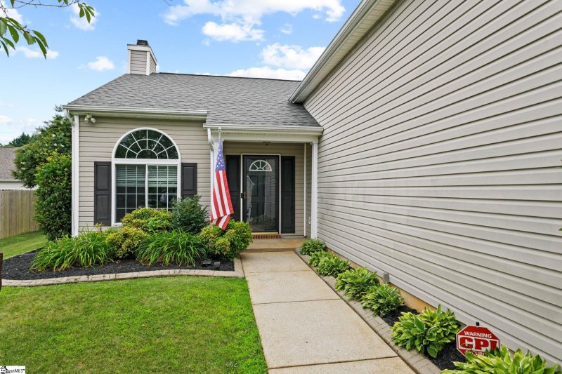 Property image 3 at 213 Clay Thorn Court, Greer, SC 29651