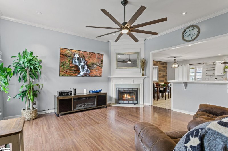 Property image 4 at 213 Clay Thorn Court, Greer, SC 29651