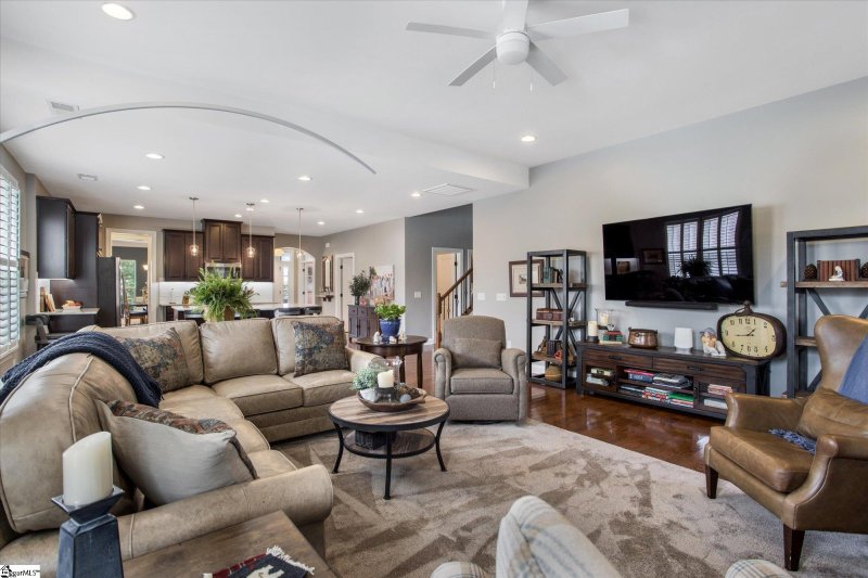 Property image 2 at 15 Chicora Wood Lane, Simpsonville, SC 29681