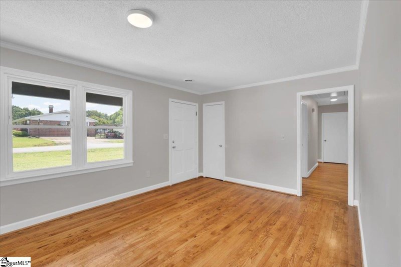 Property image 2 at 305 Lynchburg Drive, Greenville, SC 29617-1008