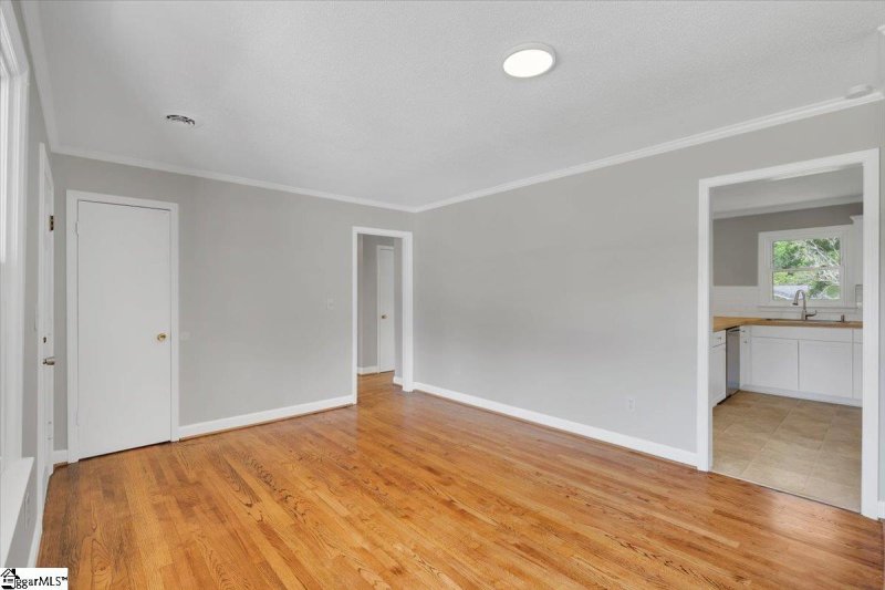 Property image 4 at 305 Lynchburg Drive, Greenville, SC 29617-1008