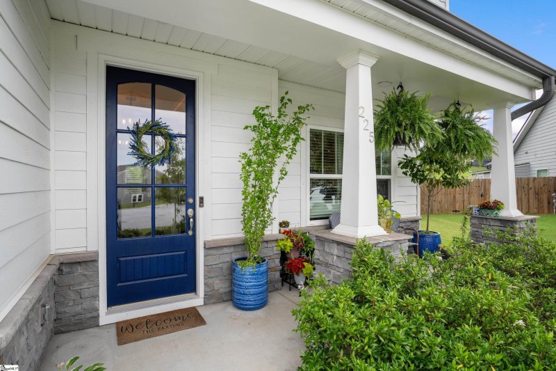 Property image 4 at 225 Grand River Lane, Simpsonville, SC 29681