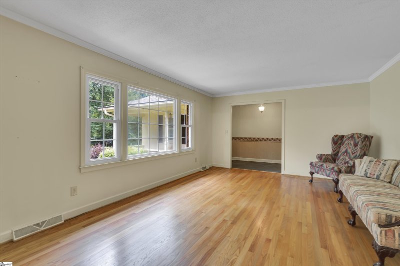 Property image 5 at 12 Doyle Drive, Greenville, SC 29615