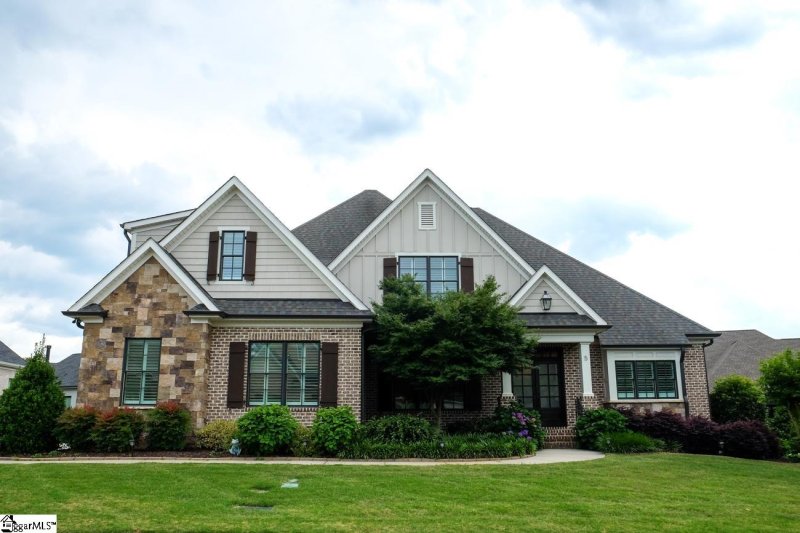 5 Maxwell Farm Drive