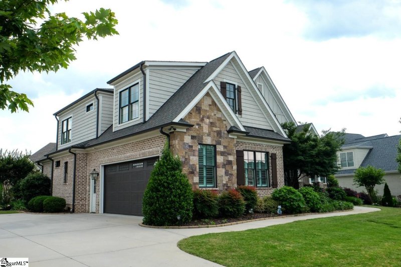 Property image 2 at 5 Maxwell Farm Drive, Simpsonville, SC 29681