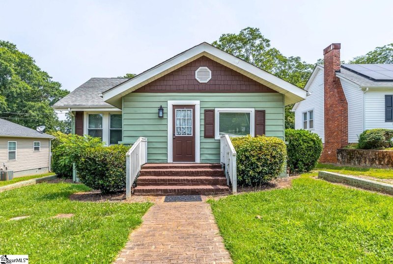 Property image 2 at 21 Beechwood Avenue, Greenville, SC 29607