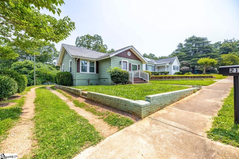 Property image 4 at 21 Beechwood Avenue, Greenville, SC 29607