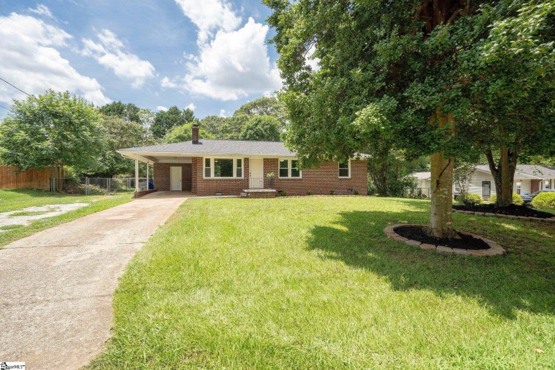 Property image 2 at 22 Chatham Drive, Greenville, SC 29605