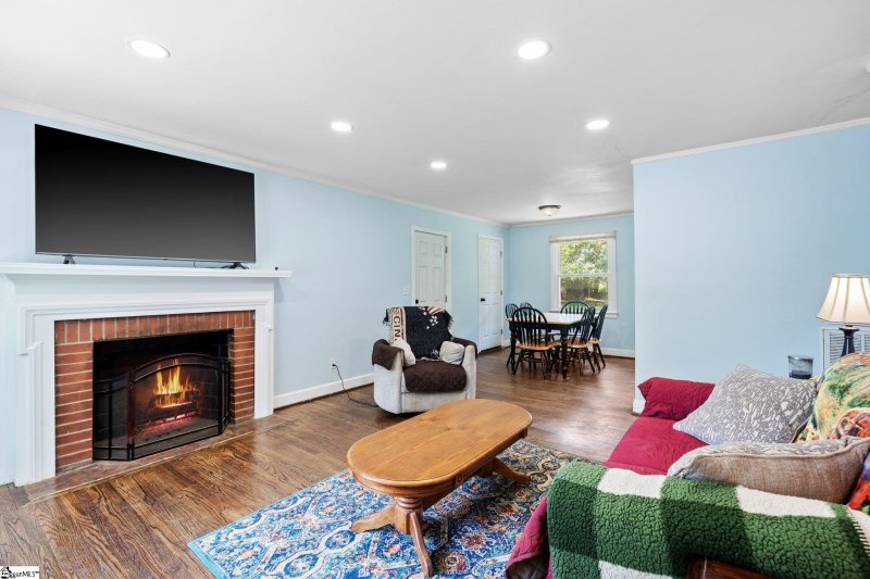 Property image 4 at 22 Chatham Drive, Greenville, SC 29605