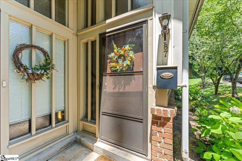 Property image 2 at 87 Briarview Circle, Greenville, SC 29615