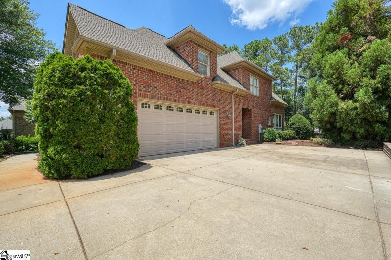 Property image 3 at 18 Oaklynn Court, Simpsonville, SC 29680
