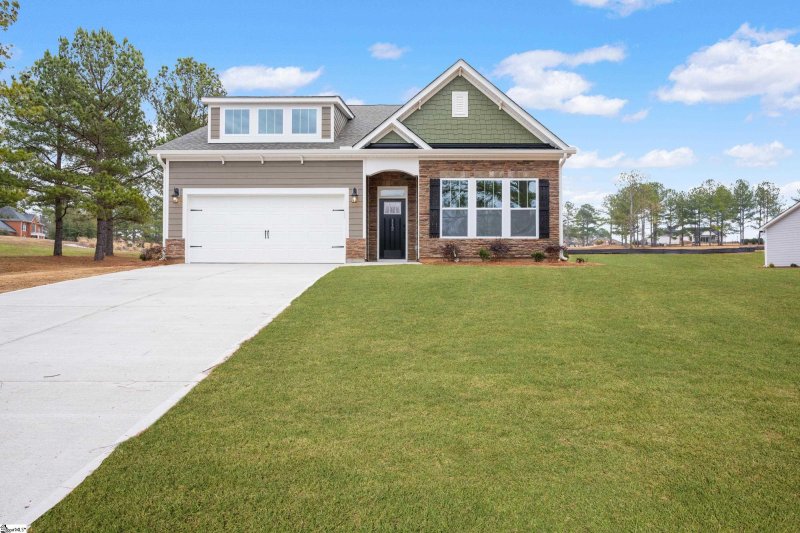 Property image 2 at 112 Oakmonte Circle, Greenwood, SC 29649