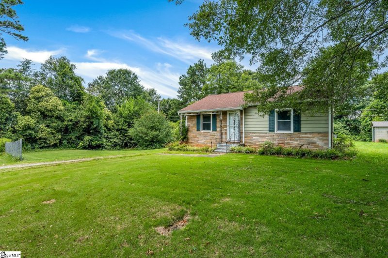 Property image 2 at 208 Stone Drive, Anderson, SC 29625