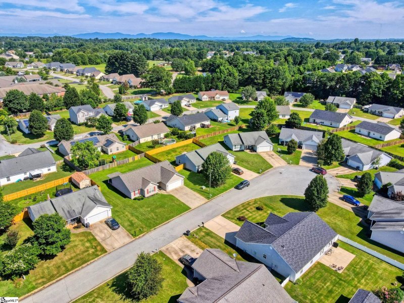 Property image 5 at 411 Fairbanks Court, Lyman, SC 29365