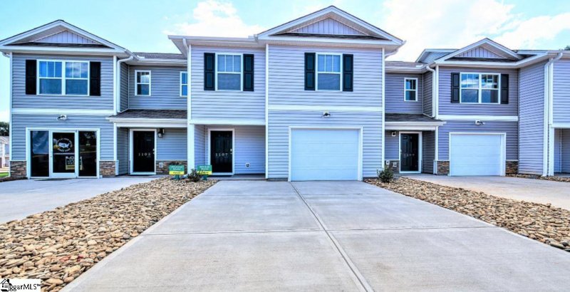 Property image 2 at 1122 S Norwhich Lane, Spartanburg, SC 29301