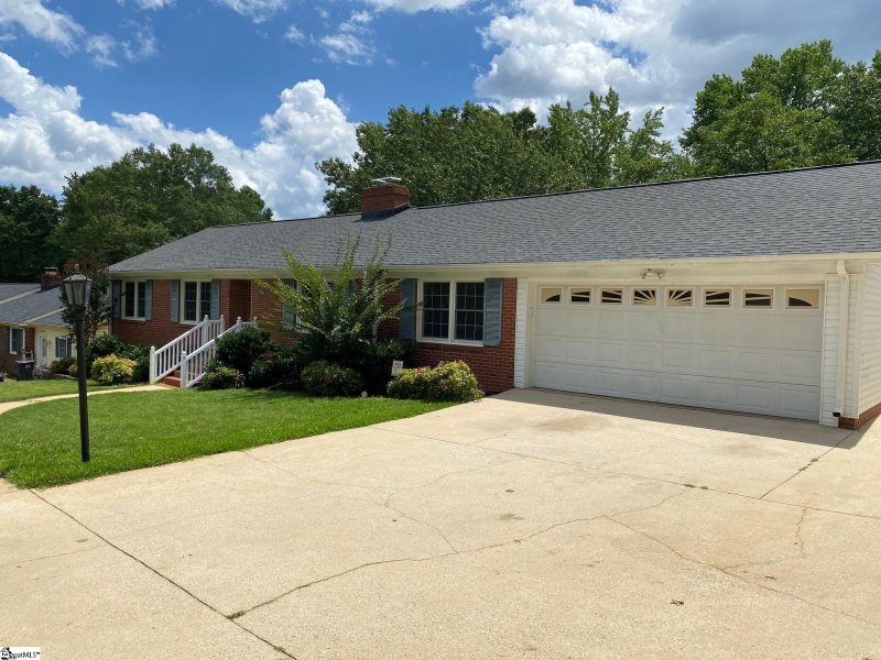 Property image 2 at 100 Cherokee Drive, Greenville, SC 29615