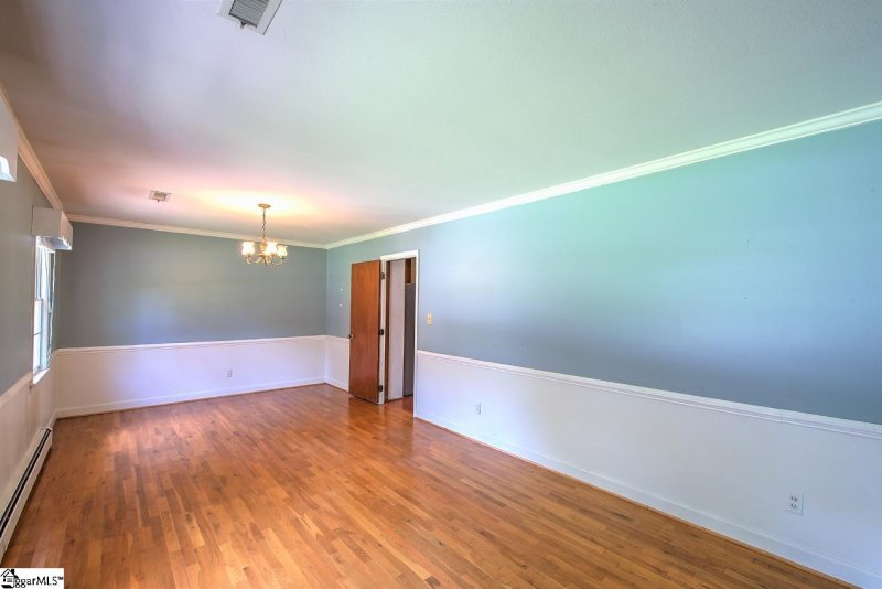 Property image 4 at 8 Ravensworth Road, Taylors, SC 29687