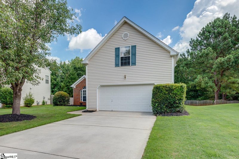 Property image 3 at 222 Bonnie Woods Drive, Greenville, SC 29605