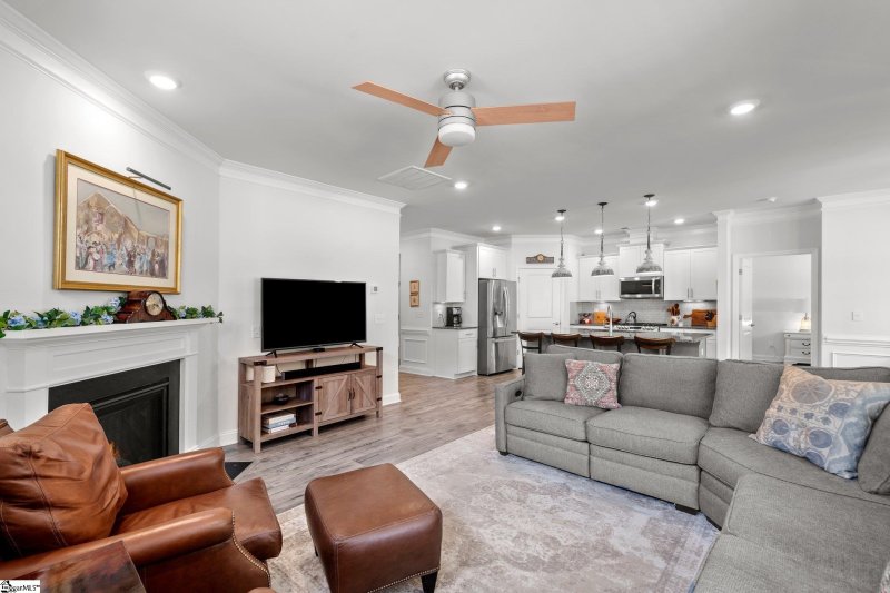 Property image 5 at 604 Raleighwood Lane, Simpsonville, SC 29681