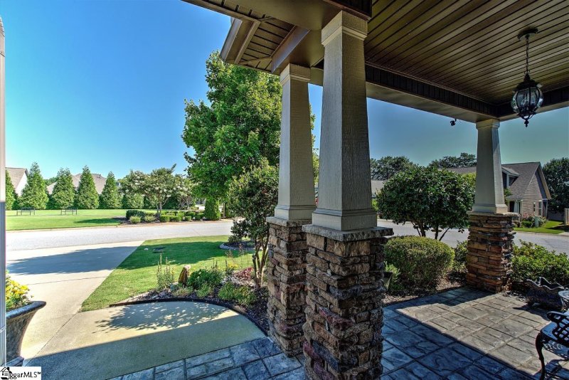 Property image 3 at 201 Henrydale Drive, Easley, SC 29642