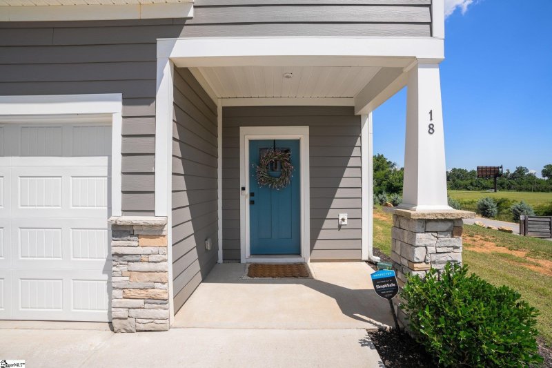 Property image 2 at 18 Meteora Way, Greenville, SC 29609