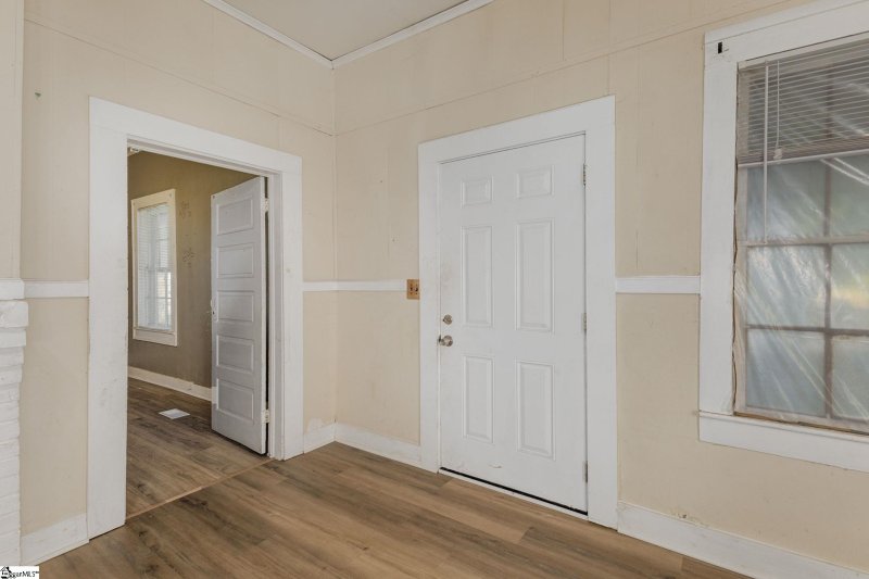Property image 2 at 507 Connecticut Avenue, Greer, SC 29650
