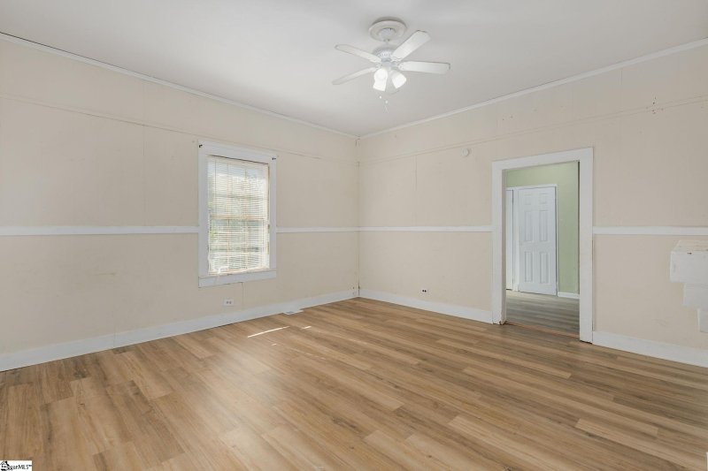 Property image 3 at 507 Connecticut Avenue, Greer, SC 29650