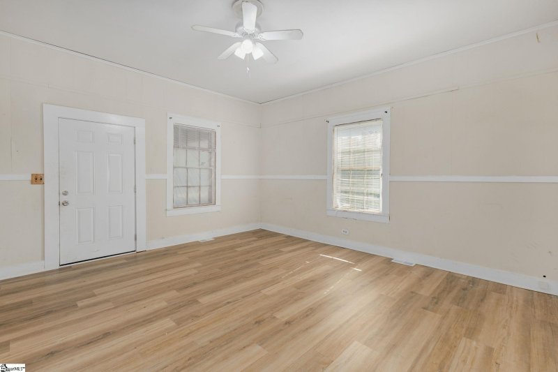 Property image 4 at 507 Connecticut Avenue, Greer, SC 29650