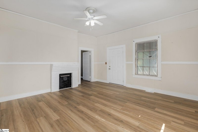 Property image 5 at 507 Connecticut Avenue, Greer, SC 29650