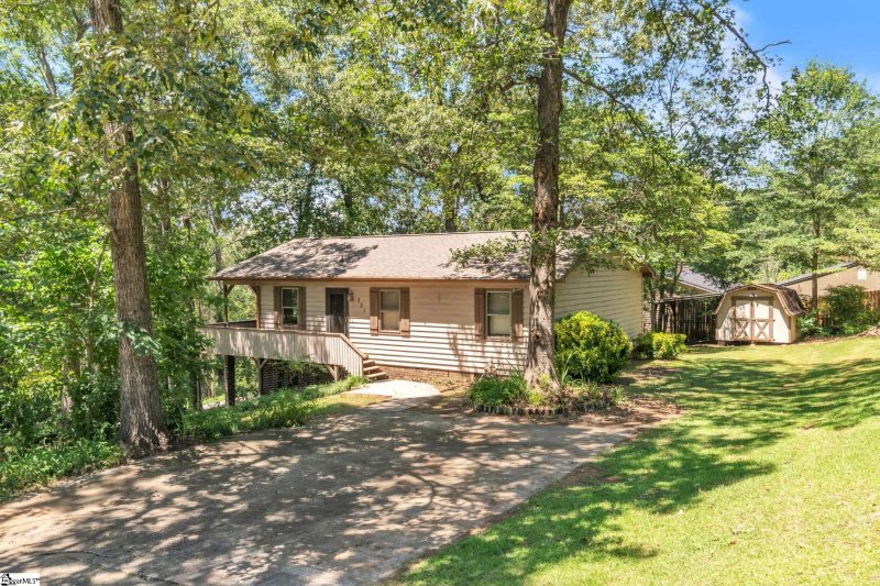 Property image 2 at 321 Country Glen Lane, Pelzer, SC 29669