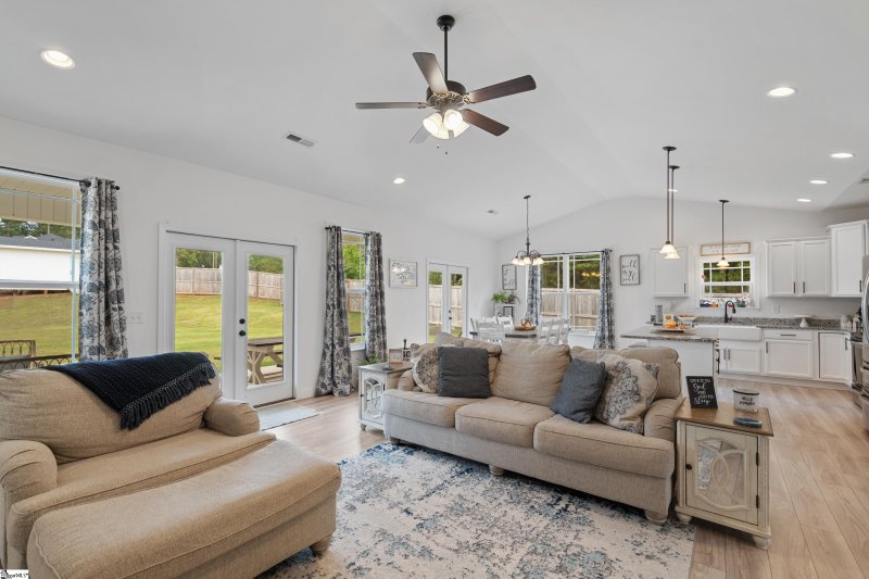 Property image 5 at 2 Judge Looper Court, Travelers Rest, SC 29690